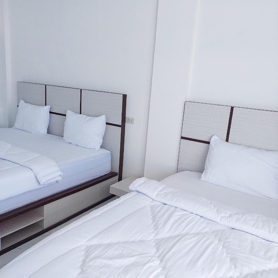 The Riton Hotel Tigaras Экстерьер фото